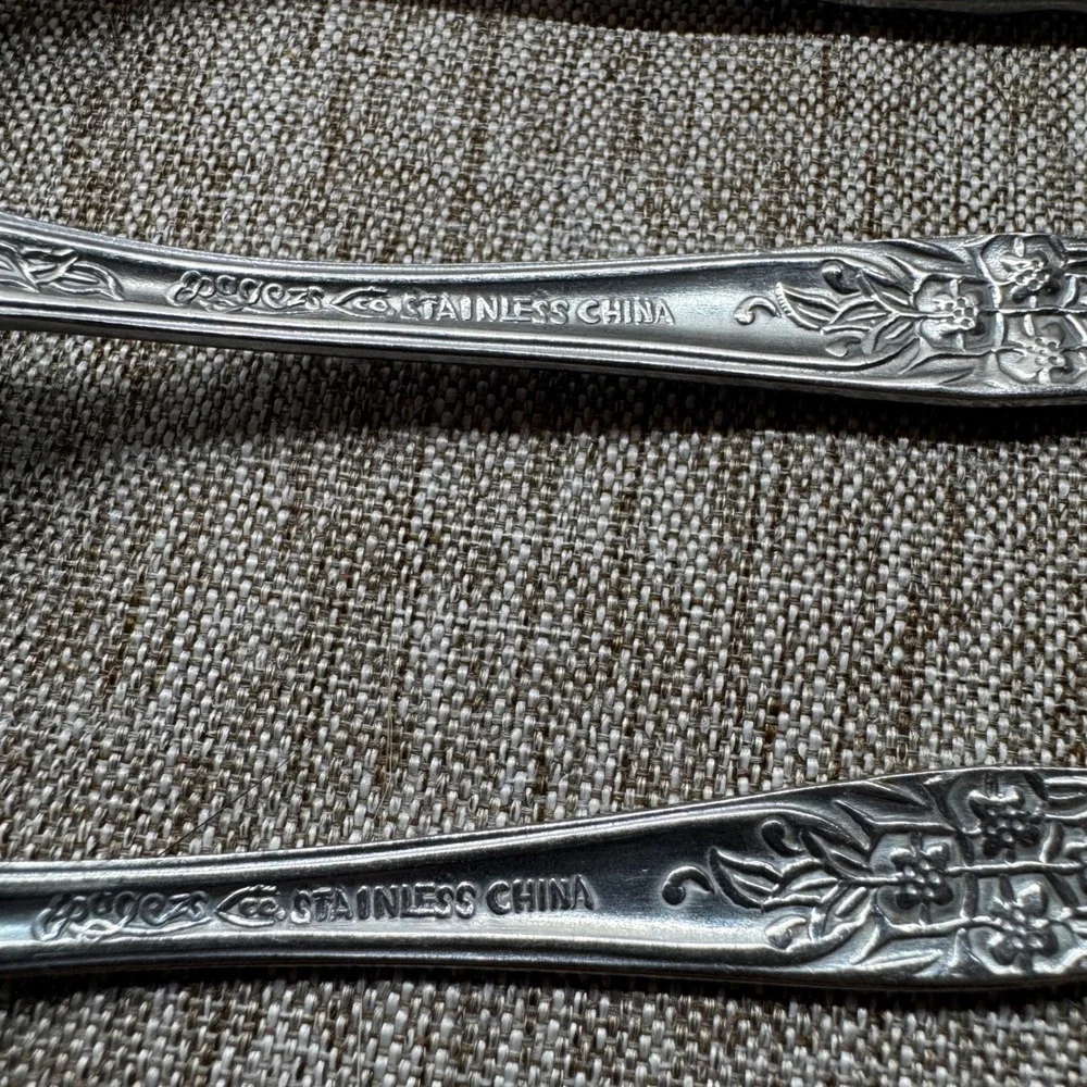 Rogers & Co Stainless China Floral Rose‎ Teaspoons Set of 4 Silver Flatware